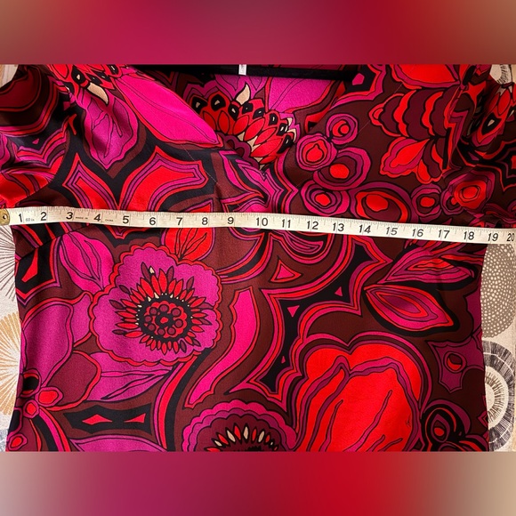 Trina Turk Red and Pink Floral Long Sleeve Mini Dress size Small - Picture 7 of 7